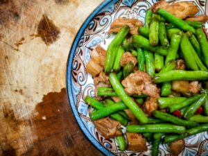 Fried chicken with string beans